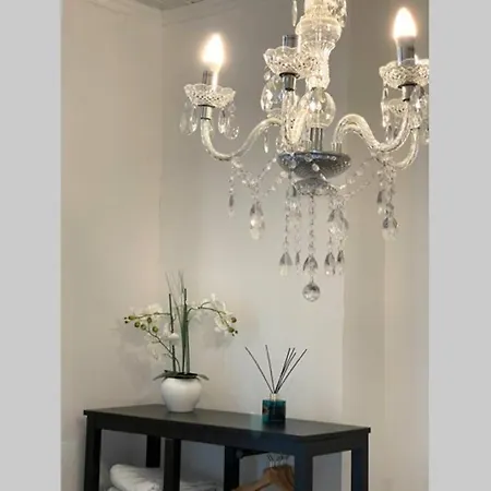 Cute Studio Rom